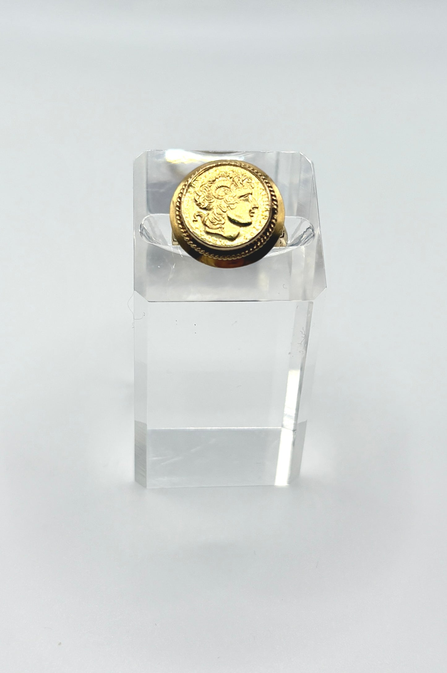 Vintage 18ct yellow gold Ring With a 21ct gold Roman Coin