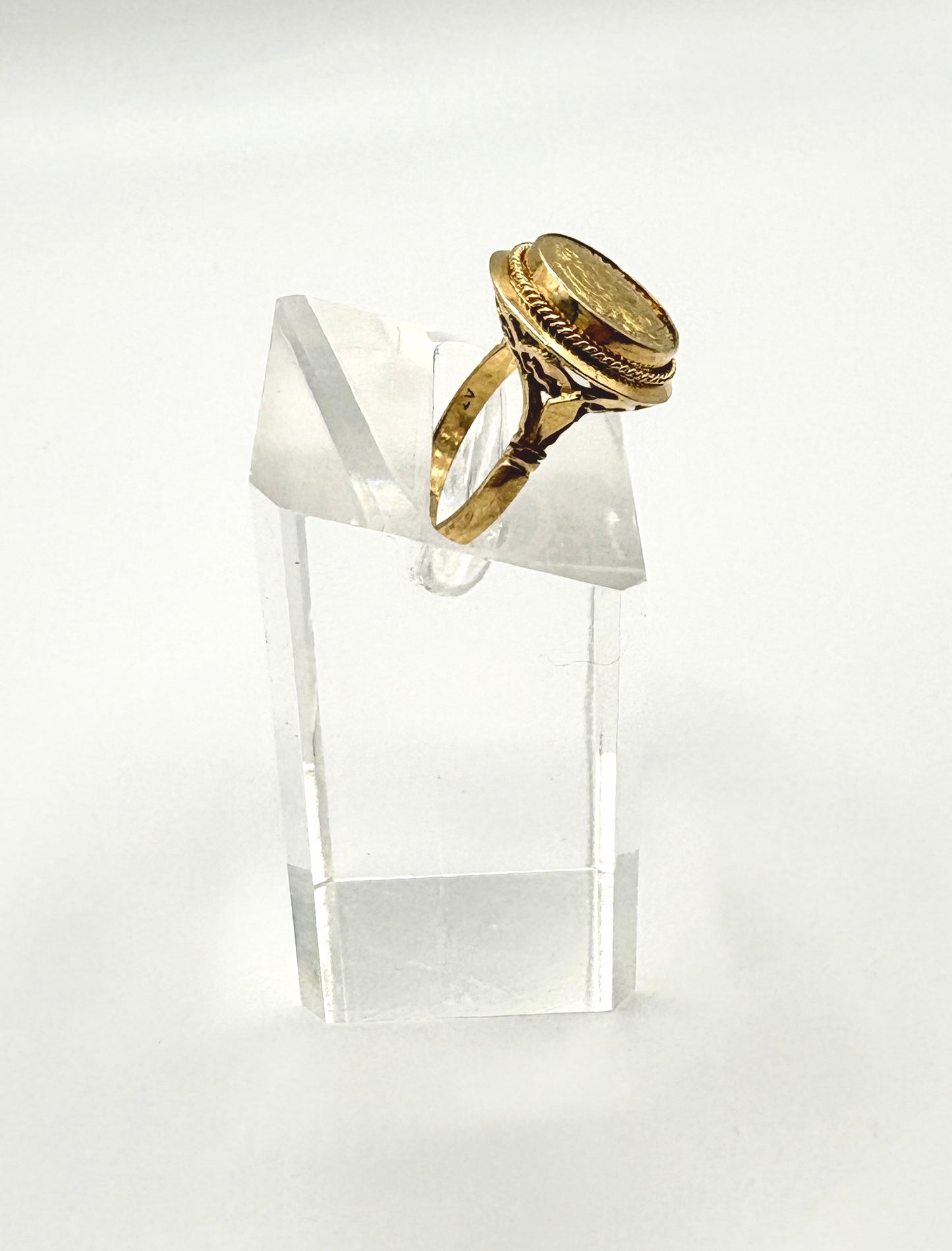 Vintage 18ct yellow gold Ring With a 21ct gold Roman Coin