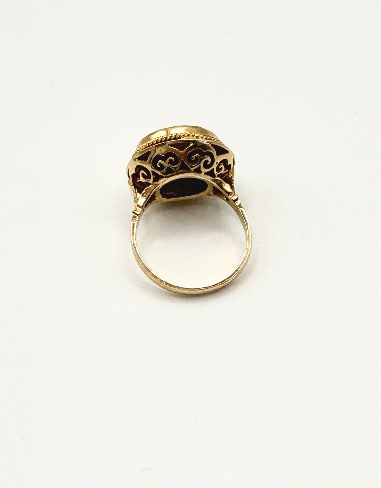 Vintage 18ct yellow gold Ring With a 21ct gold Roman Coin