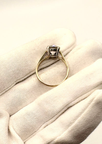 Solitaire stone, solid 9ct Yellow Gold Ring